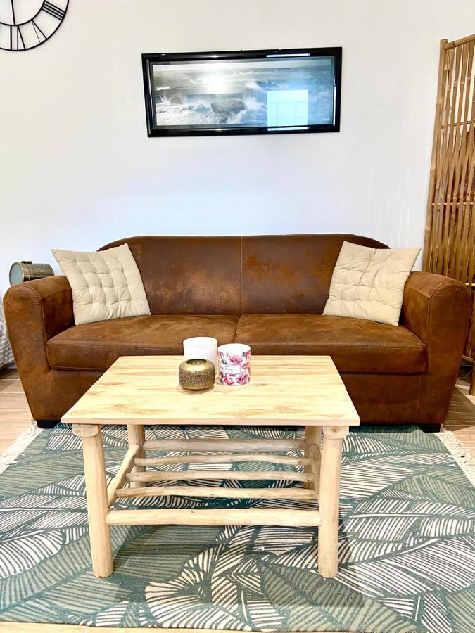 Stud West Apartment